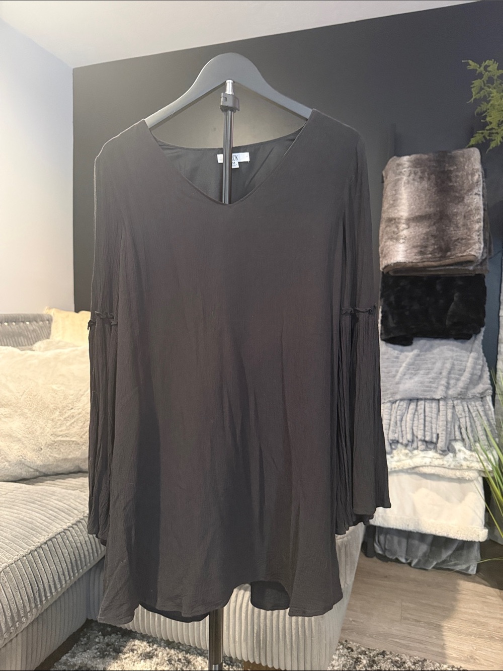 Jack Black Bell Sleeve V-Neck Women's Top